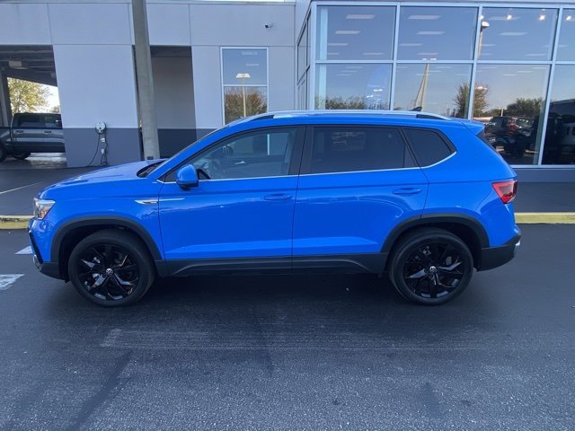 Used 2022 Volkswagen Taos SE w/ Panoramic Sunroof Package image 5