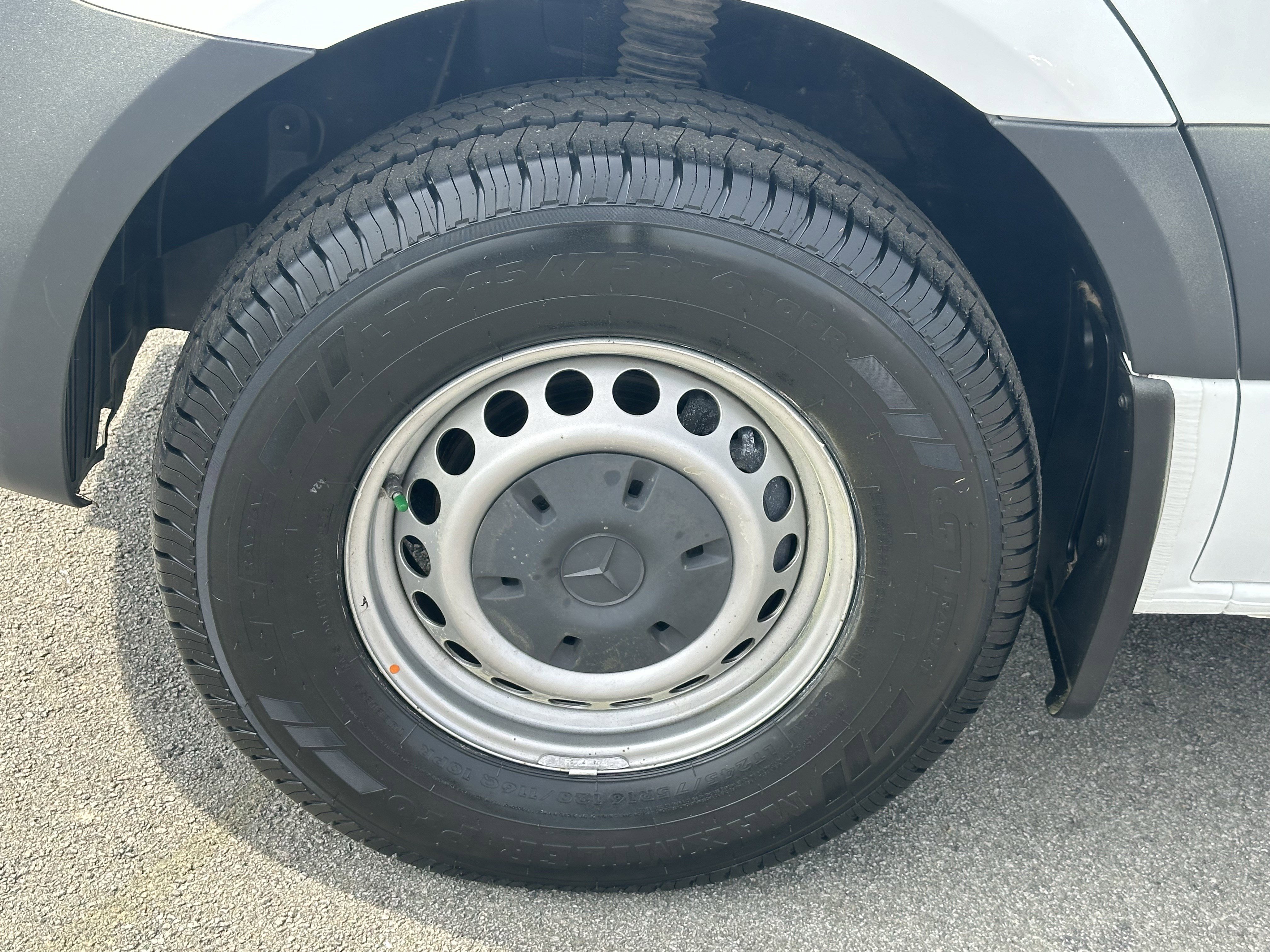 Used 2023 Mercedes-Benz Sprinter 2500 image 14