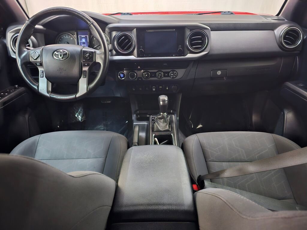 Used 2019 Toyota Tacoma TRD Off-Road w/ Technology Package AWD/4WD image 18
