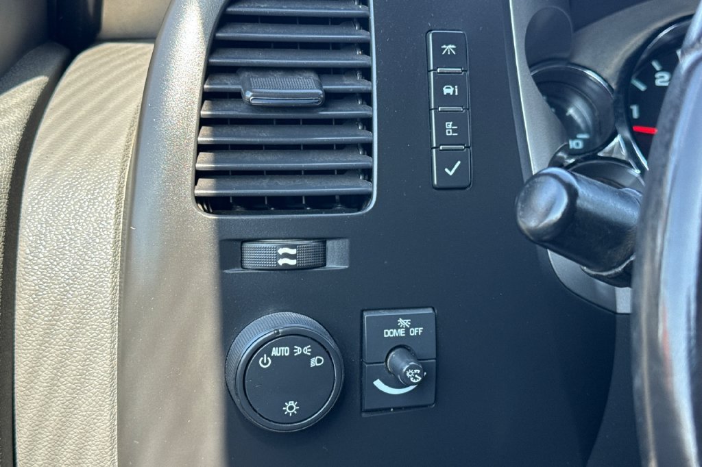 Used 2014 Chevrolet Silverado 2500 W/T AWD/4WD image 29