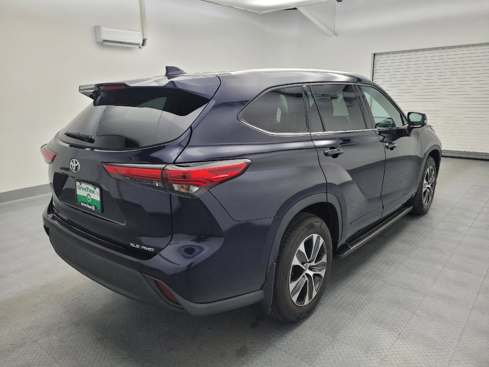 Used 2021 Toyota Highlander XLE AWD/4WD image 9