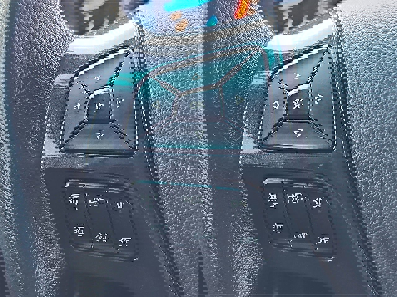 Used 2017 Ford Explorer XLT image 18