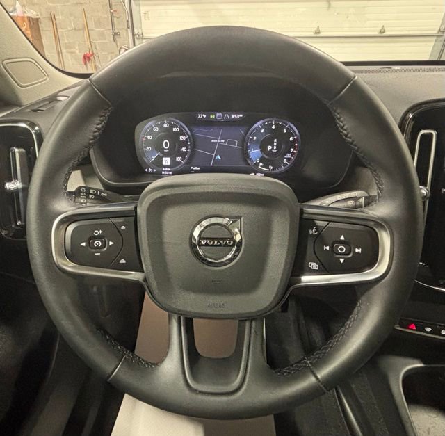 Used 2022 Volvo XC40 T5 Inscription w/ Climate Package image 15