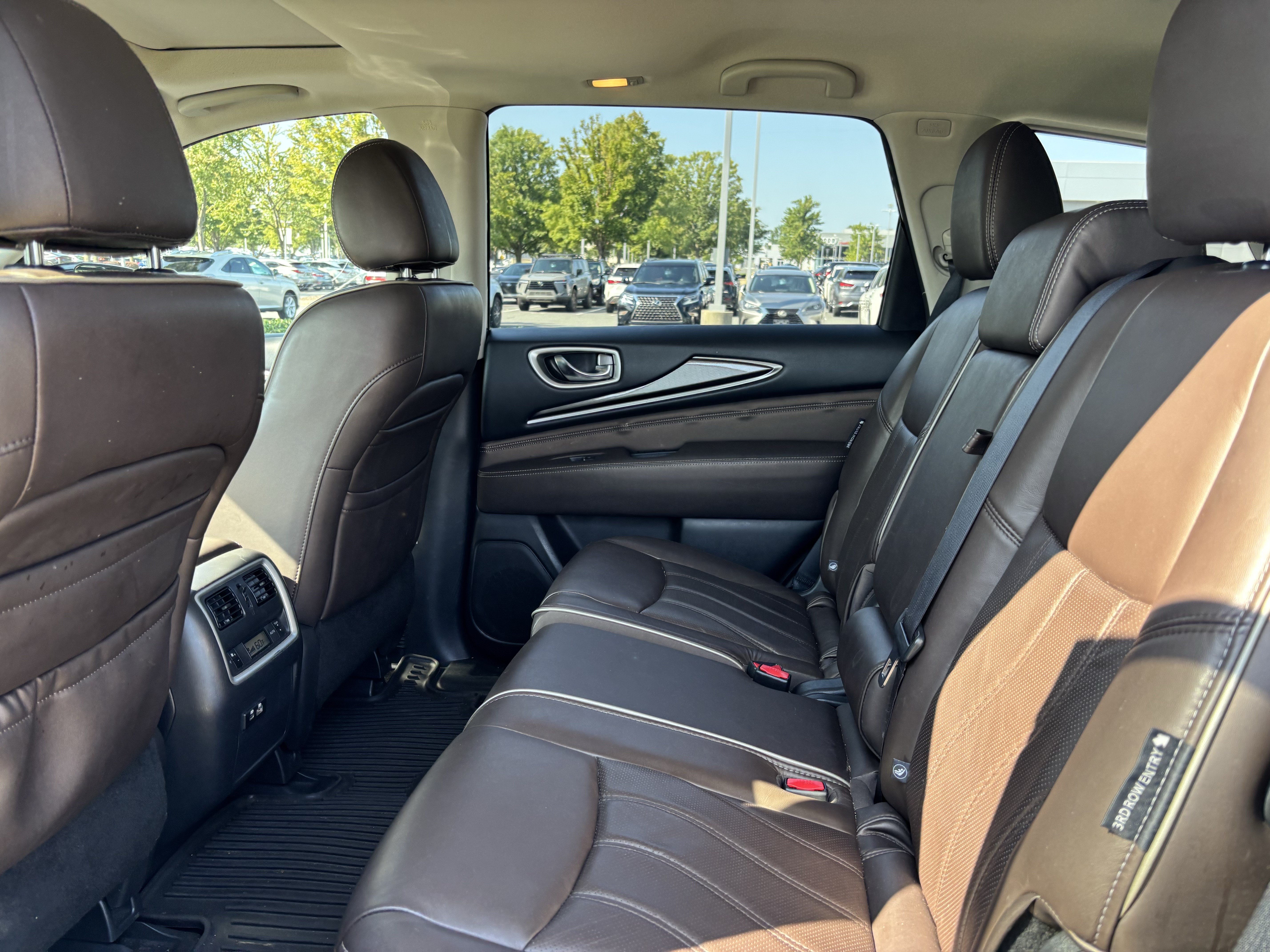 Used 2020 INFINITI QX60 Luxe w/ Essential Package AWD/4WD image 19