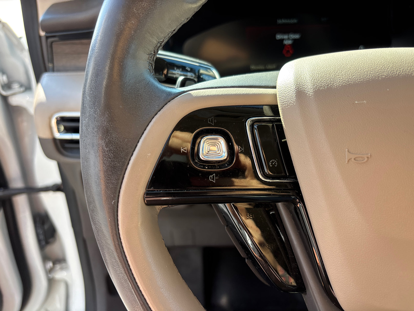 Used 2022 Lincoln Corsair Reserve FWD image 17