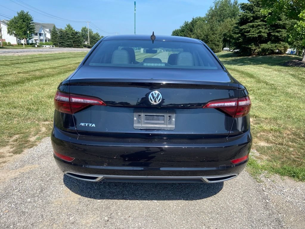 Used 2020 Volkswagen Jetta R-Line w/ R-Line Cold Weather Package FWD image 4