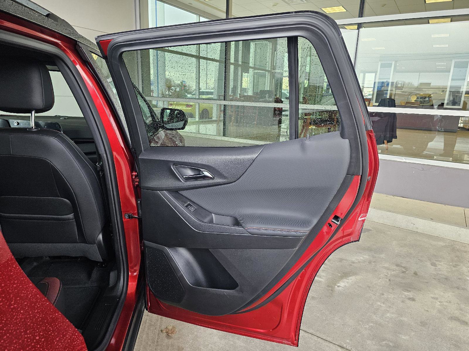 Used 2025 Chevrolet Equinox RS w/ Safety and Technology Package image 13