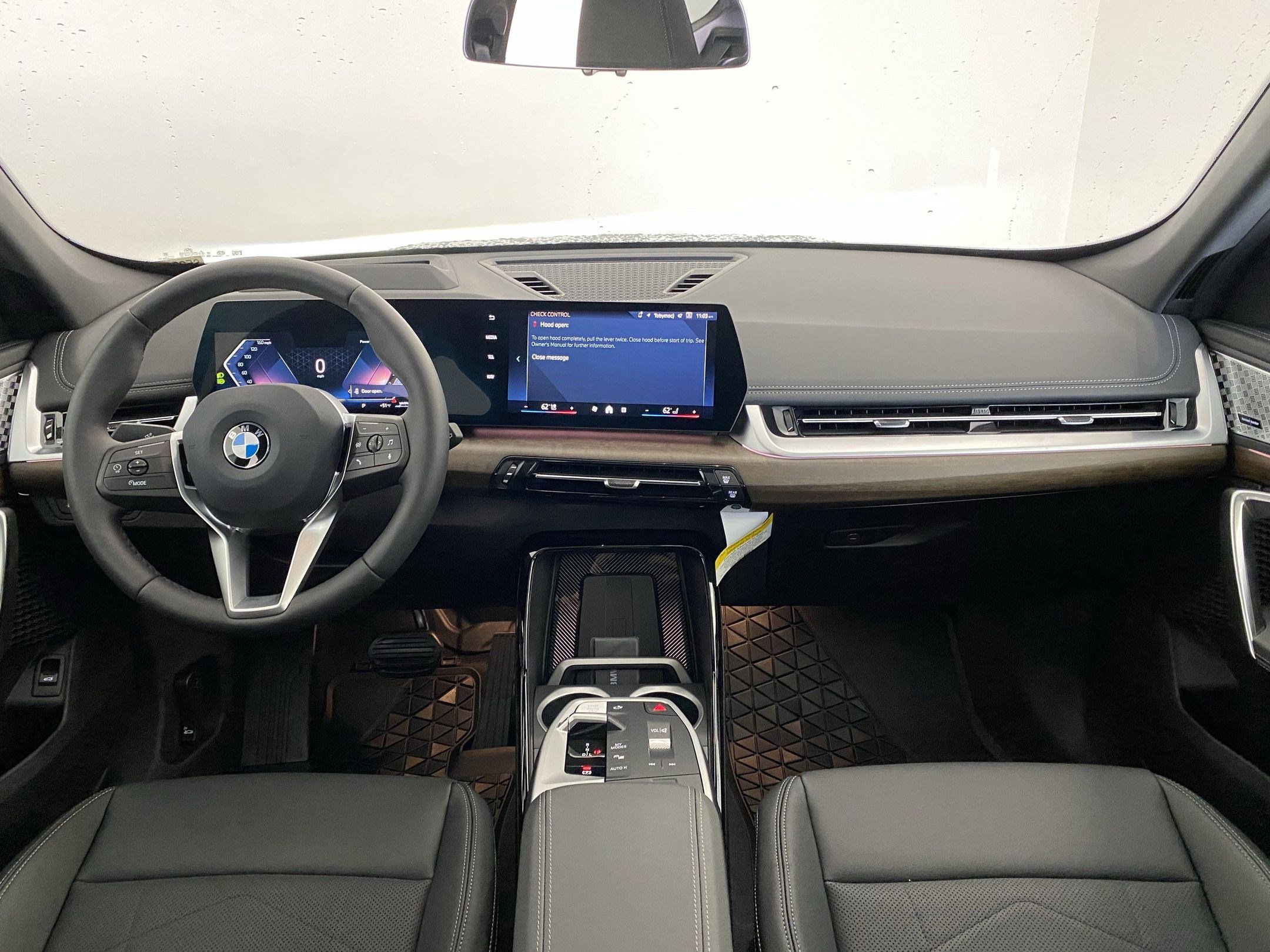 Used 2025 BMW X1 xDrive28i w/ Technology Package image 15