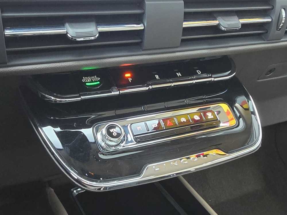 Used 2023 Lincoln Corsair Reserve w/ Equipment Group 201A image 23
