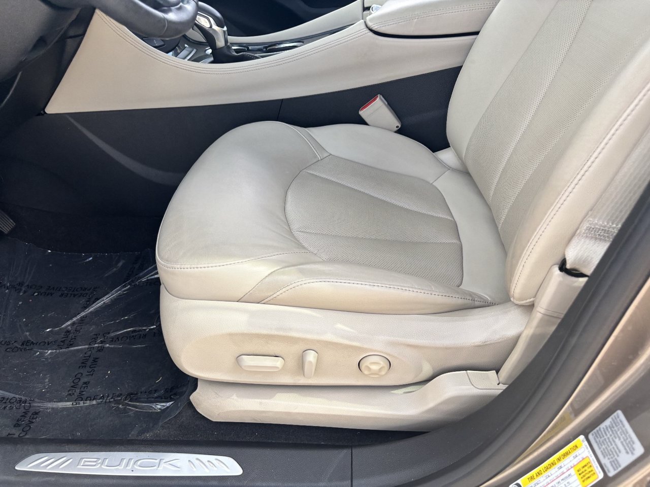 Used 2017 Buick Envision Premium AWD/4WD image 18