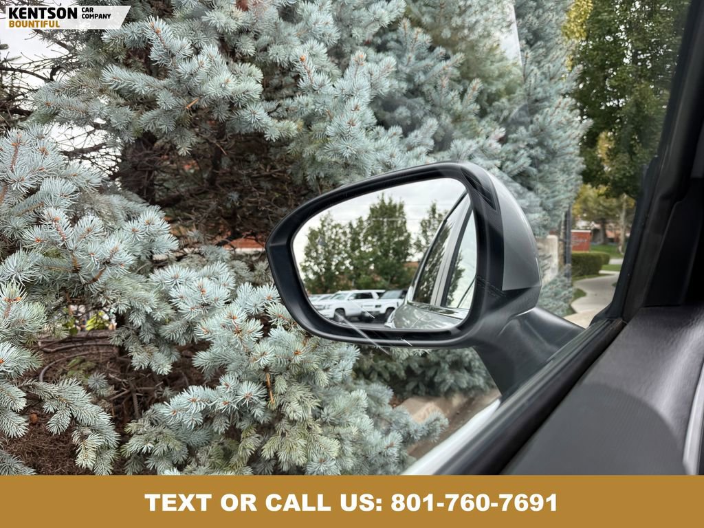 Used 2025 Mitsubishi Outlander ES image 23