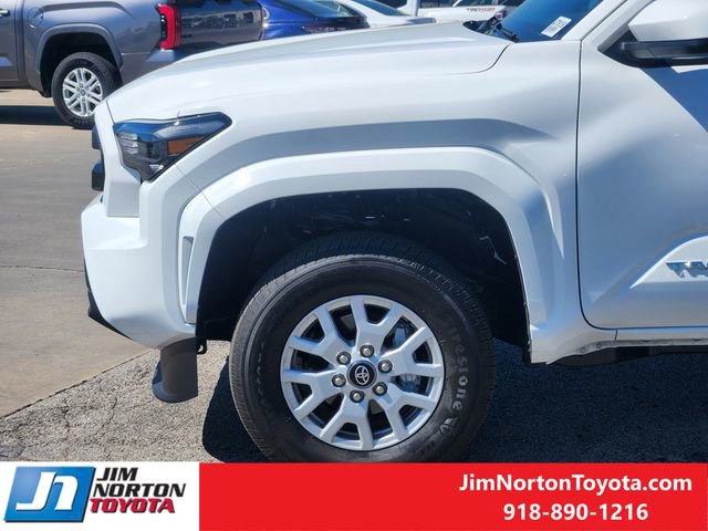 Used 2026 Toyota Tacoma SR5 AWD/4WD image 9