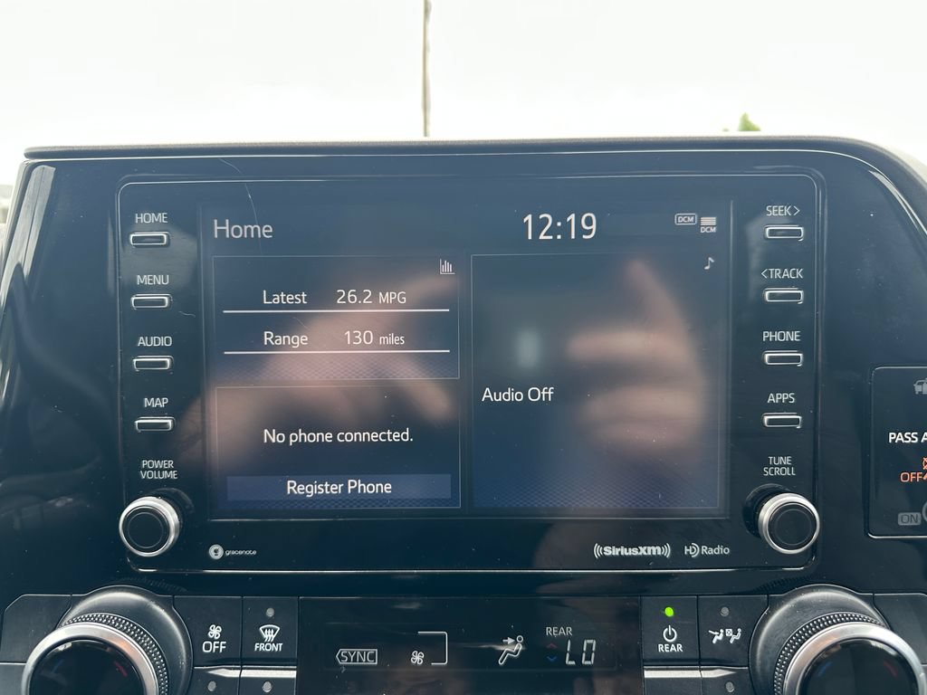 Used 2021 Toyota Highlander LE AWD/4WD image 16