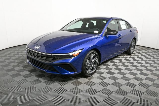 New 2025 Hyundai Elantra Sport image 9