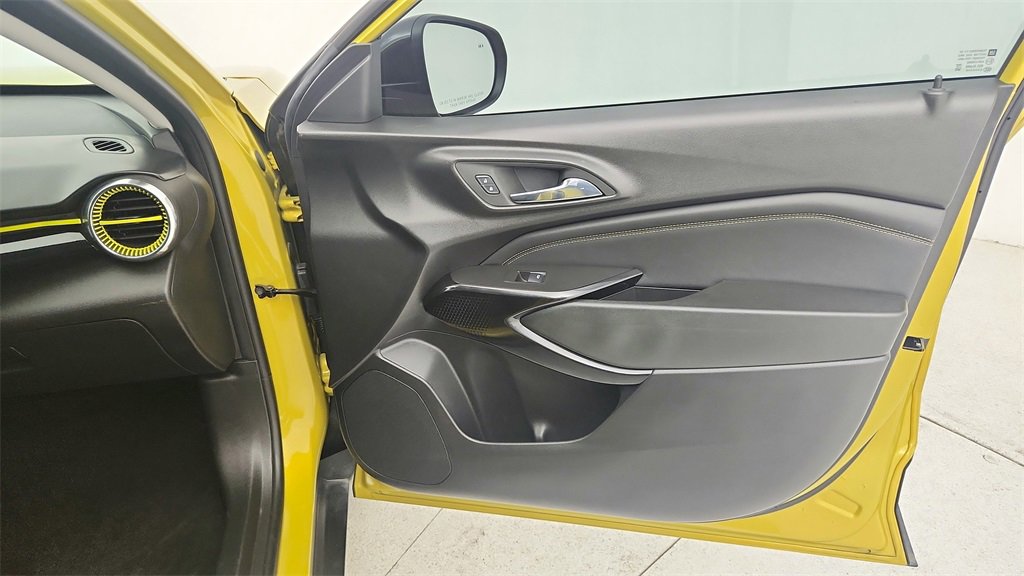 Used 2024 Chevrolet Trax ACTIV w/ Driver Confidence Package image 32