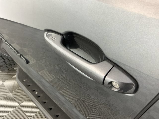 Used 2021 Toyota Tacoma TRD Off-Road AWD/4WD image 10