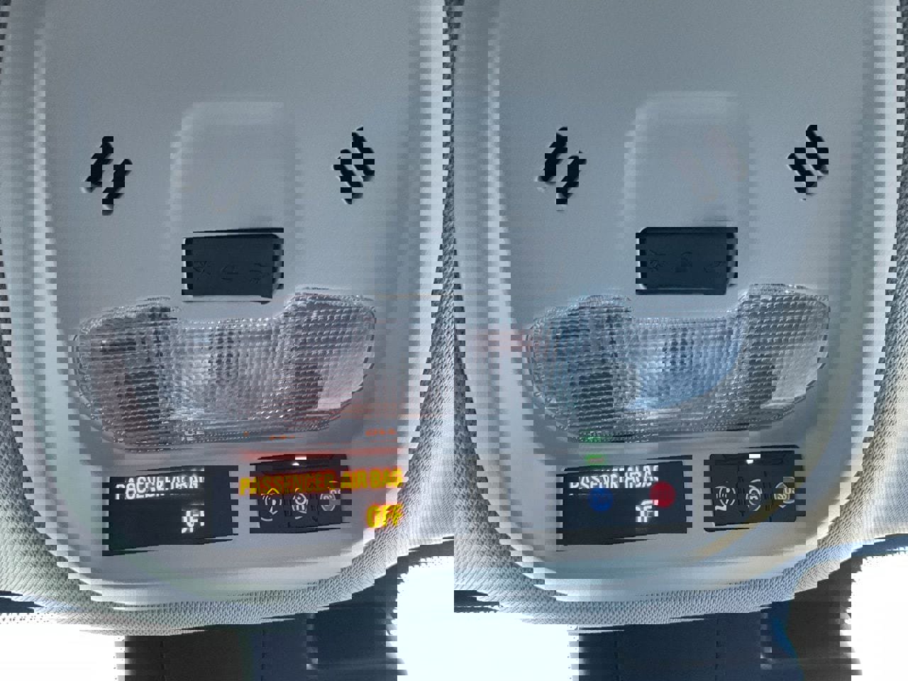 Used 2025 Chevrolet Trax LT w/ LT Convenience Package image 29