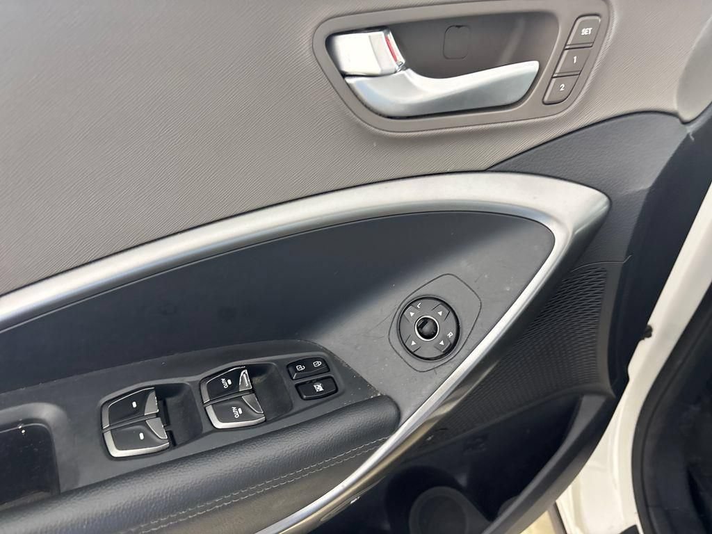 Used 2019 Hyundai Santa Fe XL FWD image 22