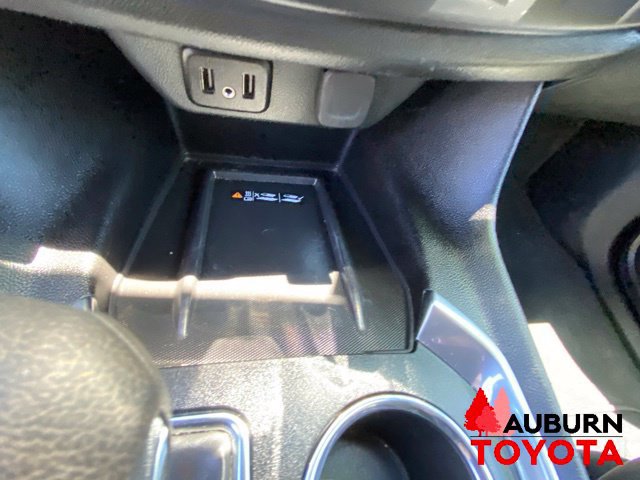 Used 2023 Chevrolet Traverse LT FWD image 46