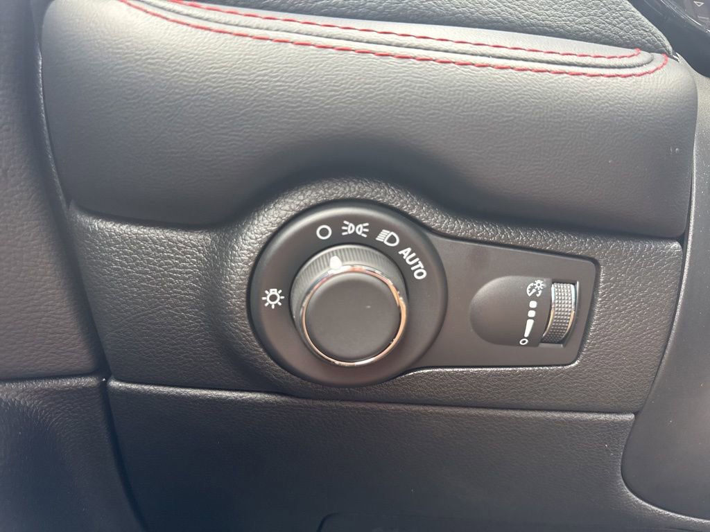 Certified 2025 Dodge Durango GT image 13