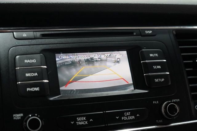 Used 2017 Kia Sedona LX image 27