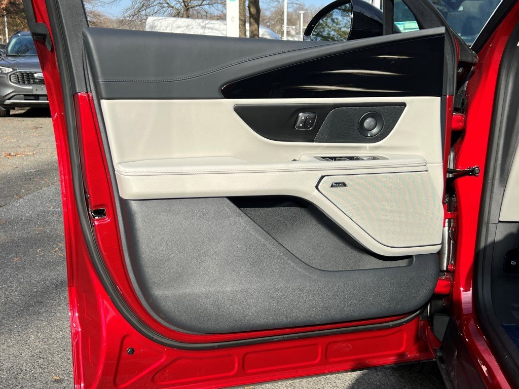 New 2026 Lincoln Nautilus Reserve image 15