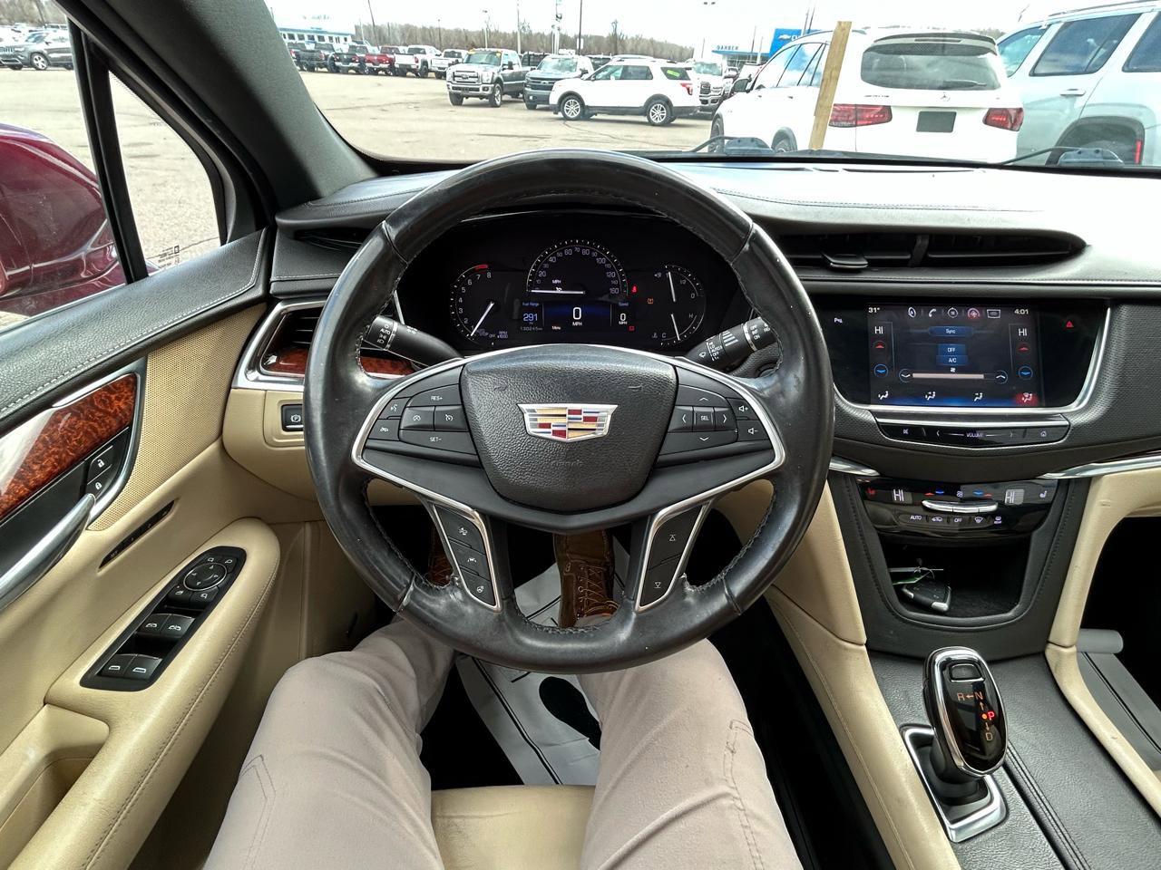 Used 2017 Cadillac XT5 Luxury w/ Driver Awareness Package FWD image 33