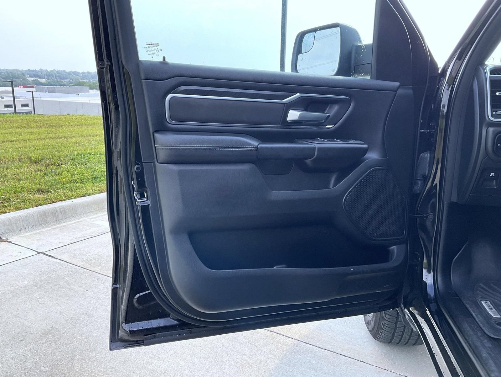 Used 2025 RAM 1500 Big Horn AWD/4WD image 10