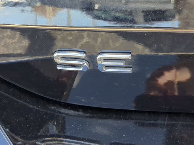 Certified 2025 Volkswagen Taos SE w/ Black Wheel Package image 10