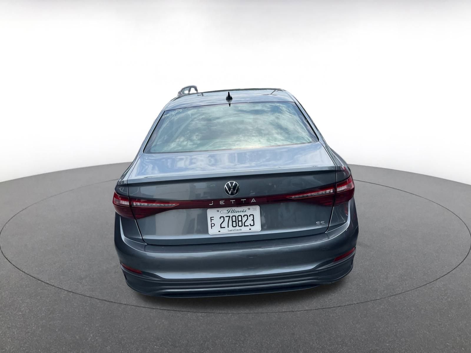 Used 2025 Volkswagen Jetta SE image 15