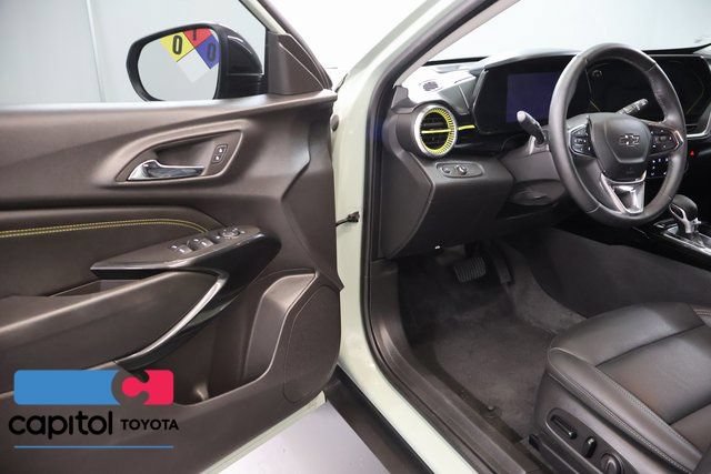 Used 2025 Chevrolet Trax ACTIV w/ Sunroof Package FWD image 8