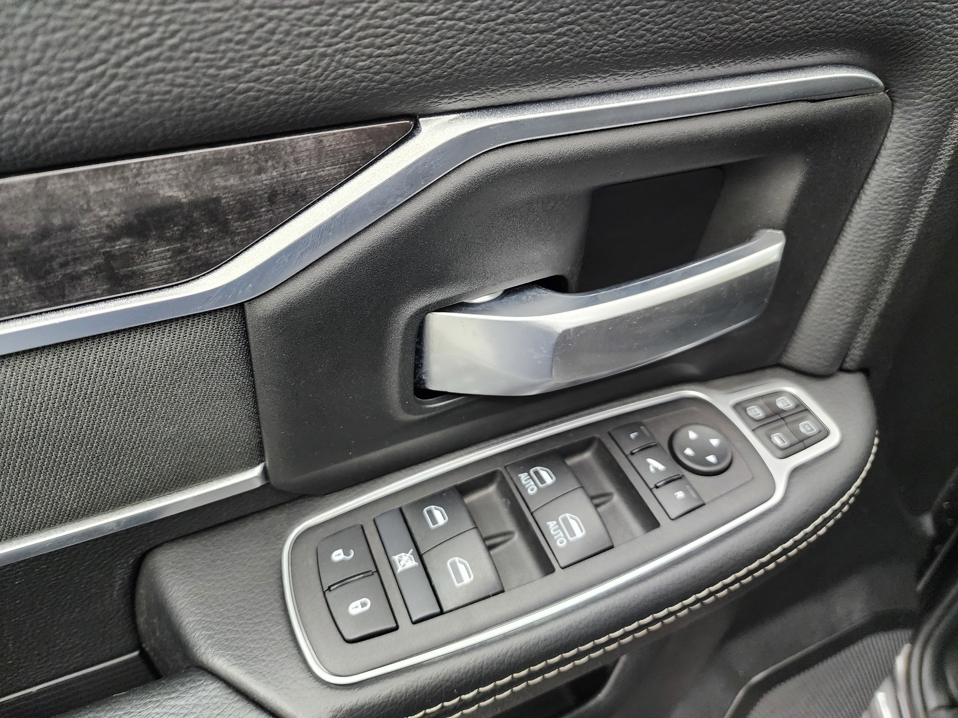 Used 2024 RAM 2500 Big Horn w/ Night Edition image 39