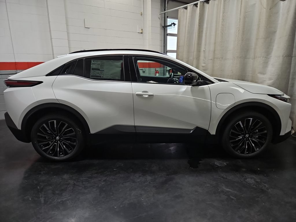 New 2026 Toyota C-HR AWD/4WD image 11