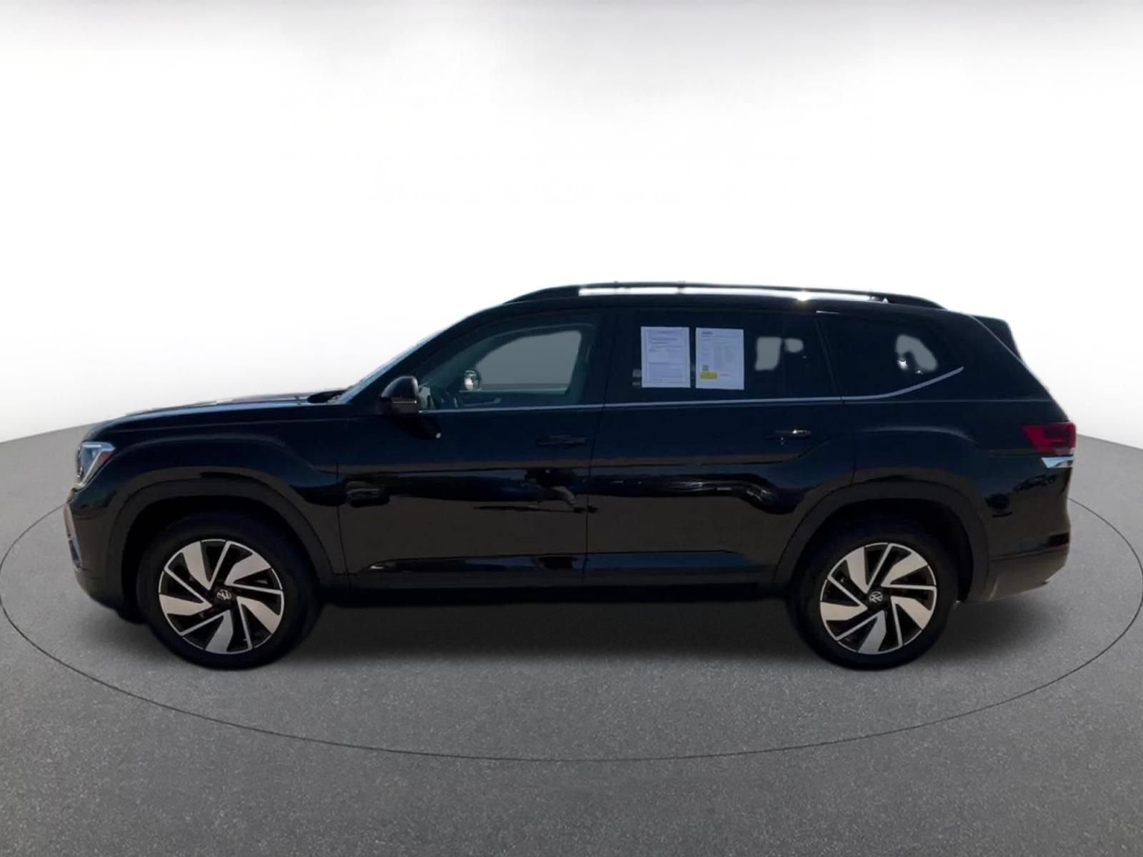 Used 2026 Volkswagen Atlas SE FWD image 9