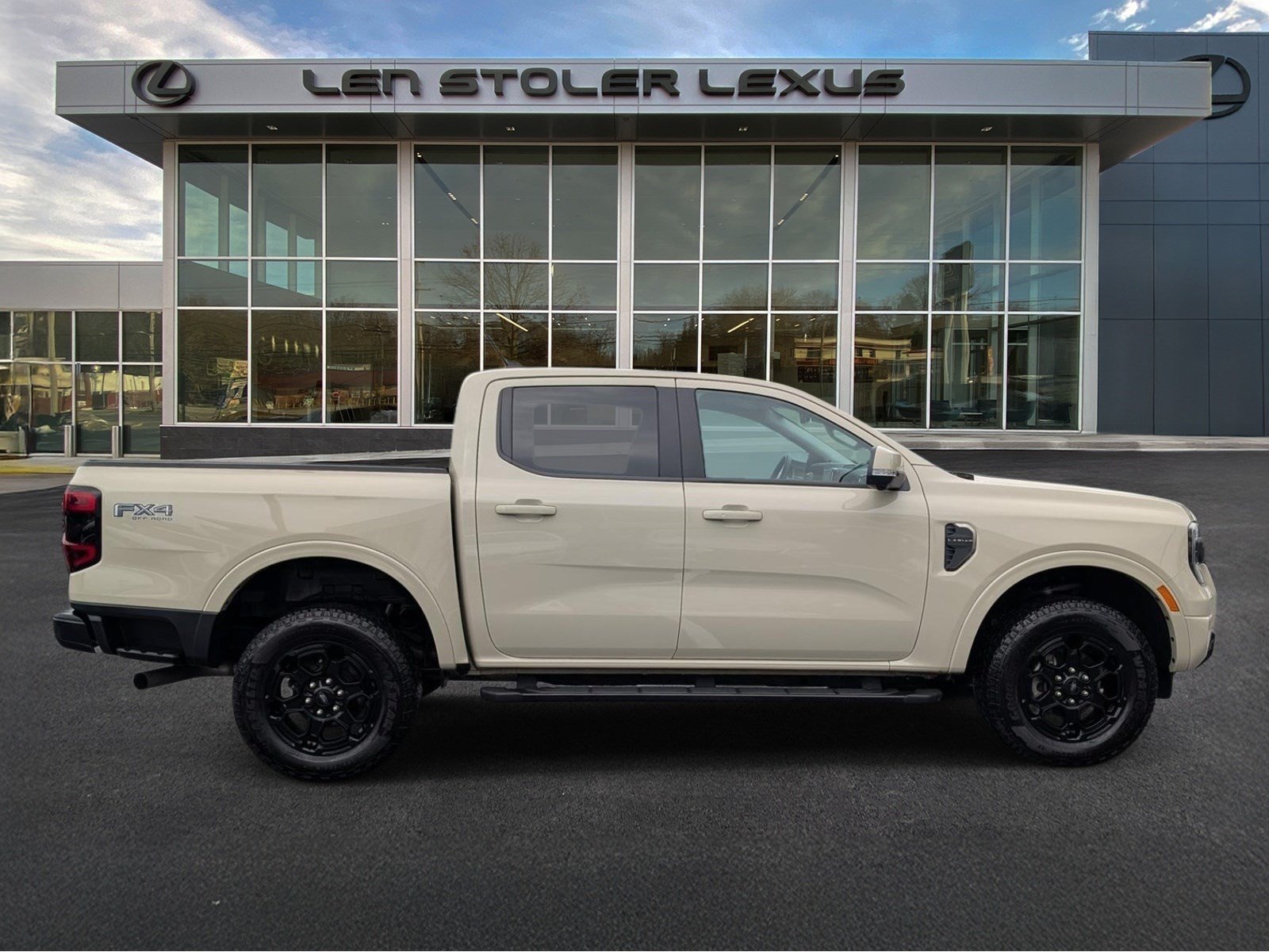 Used 2025 Ford Ranger Lariat w/ FX4 Off-Road Package AWD/4WD video 2