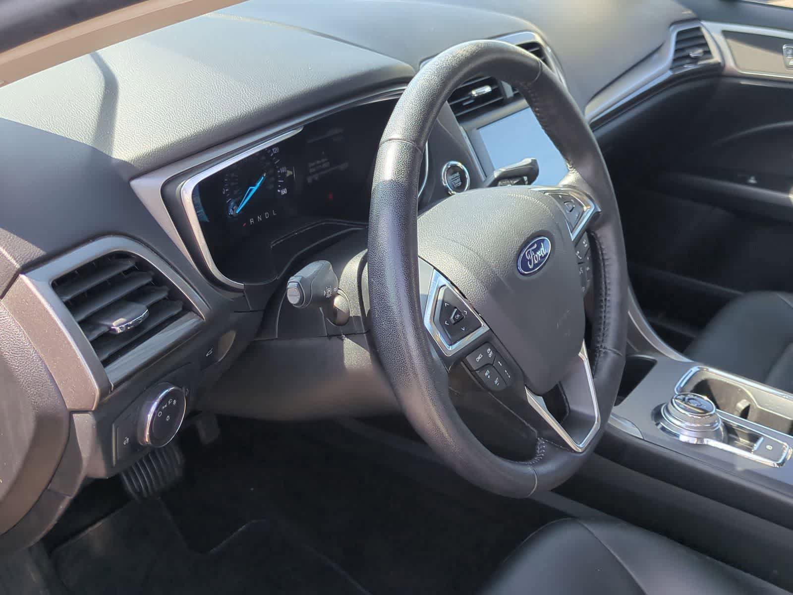 Used 2020 Ford Fusion SEL FWD image 10