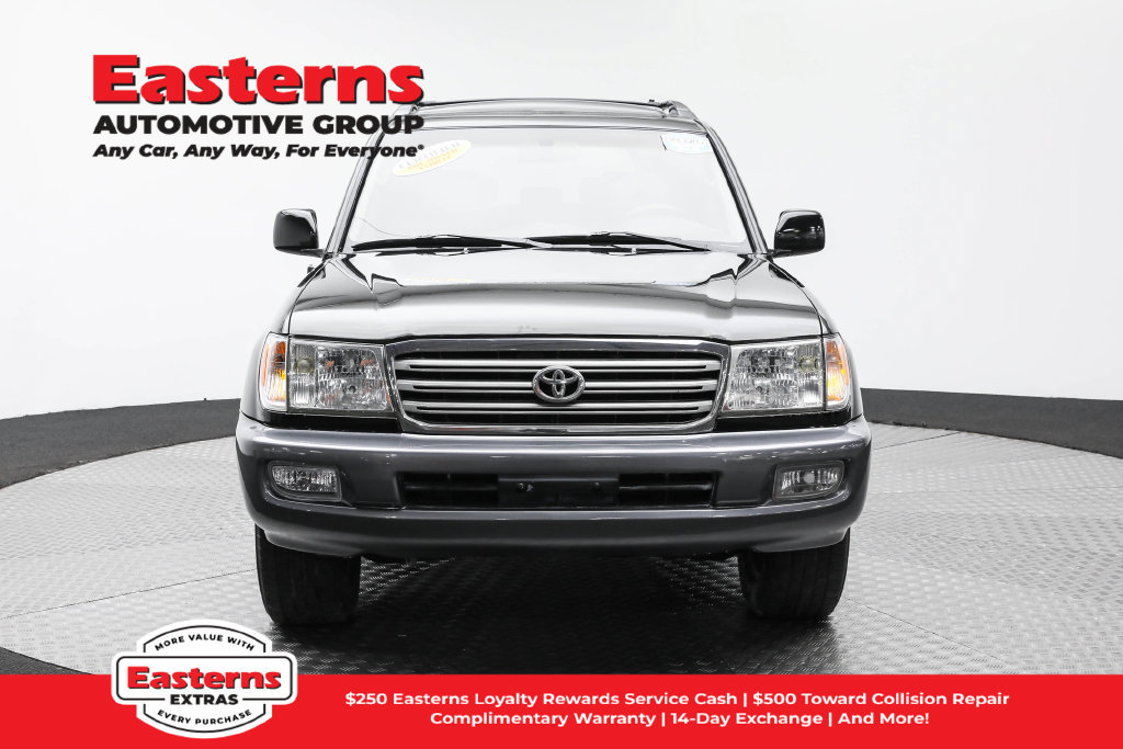 Used 2005 Toyota Land Cruiser w/ Convenience Pkg AWD/4WD image 3