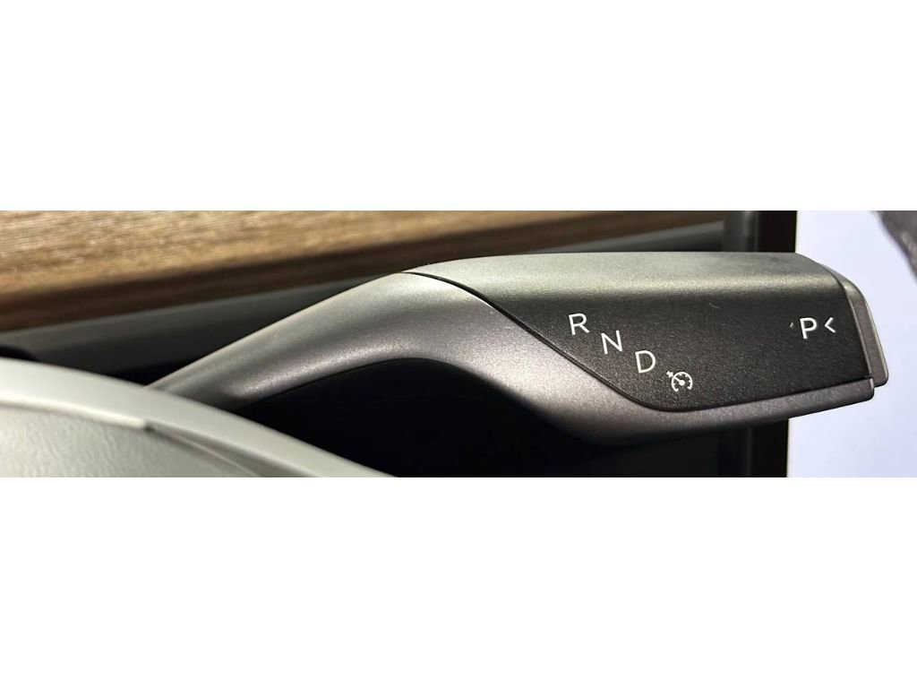 Used 2025 Tesla Model Y Performance AWD/4WD image 26