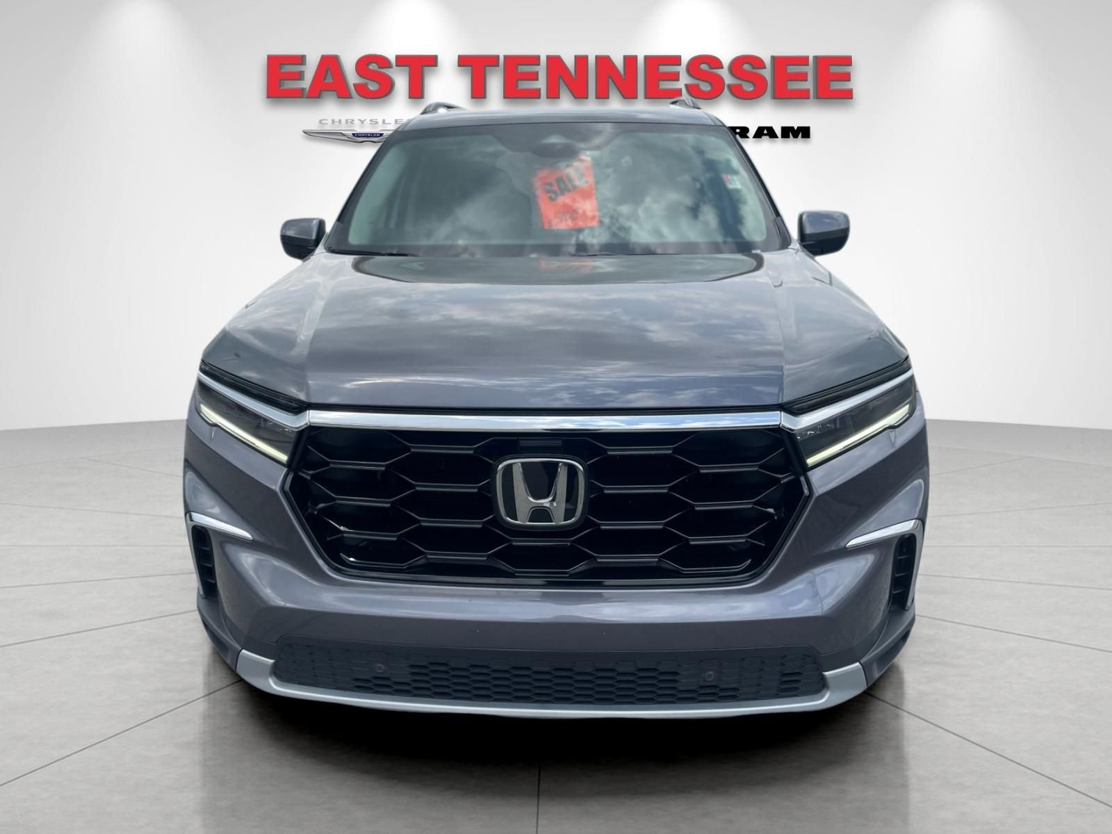 Used 2025 Honda Pilot Touring image 9
