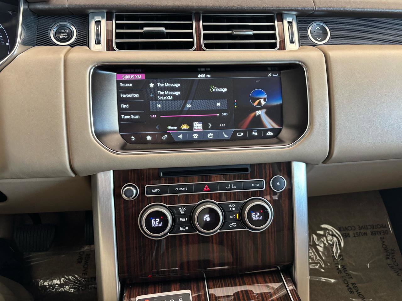 Used 2017 Land Rover Range Rover HSE image 23