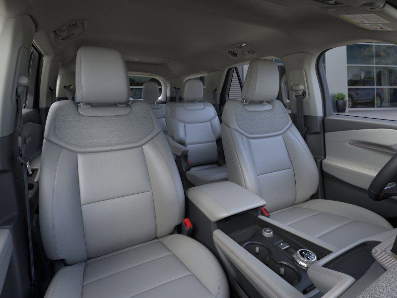 New 2025 Ford Explorer Active w/ Active Comfort Package image 10