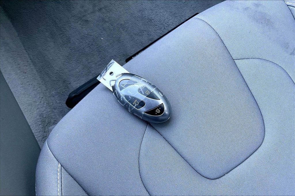 Used 2025 Hyundai Elantra SEL image 10