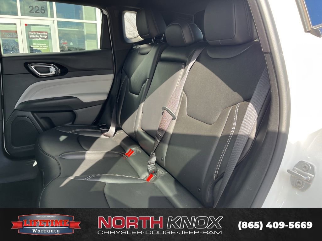 Used 2025 Jeep Compass Limited image 13