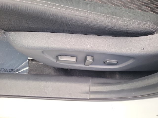 Used 2018 Nissan Rogue SV FWD image 21