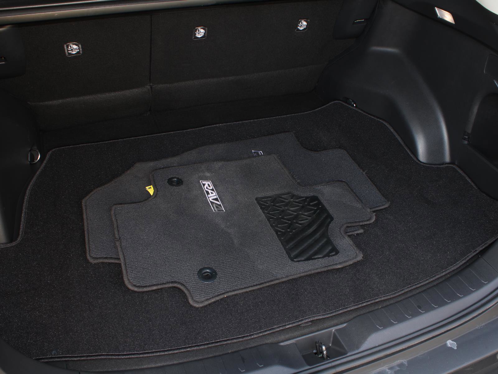 Used 2023 Toyota RAV4 LE image 8