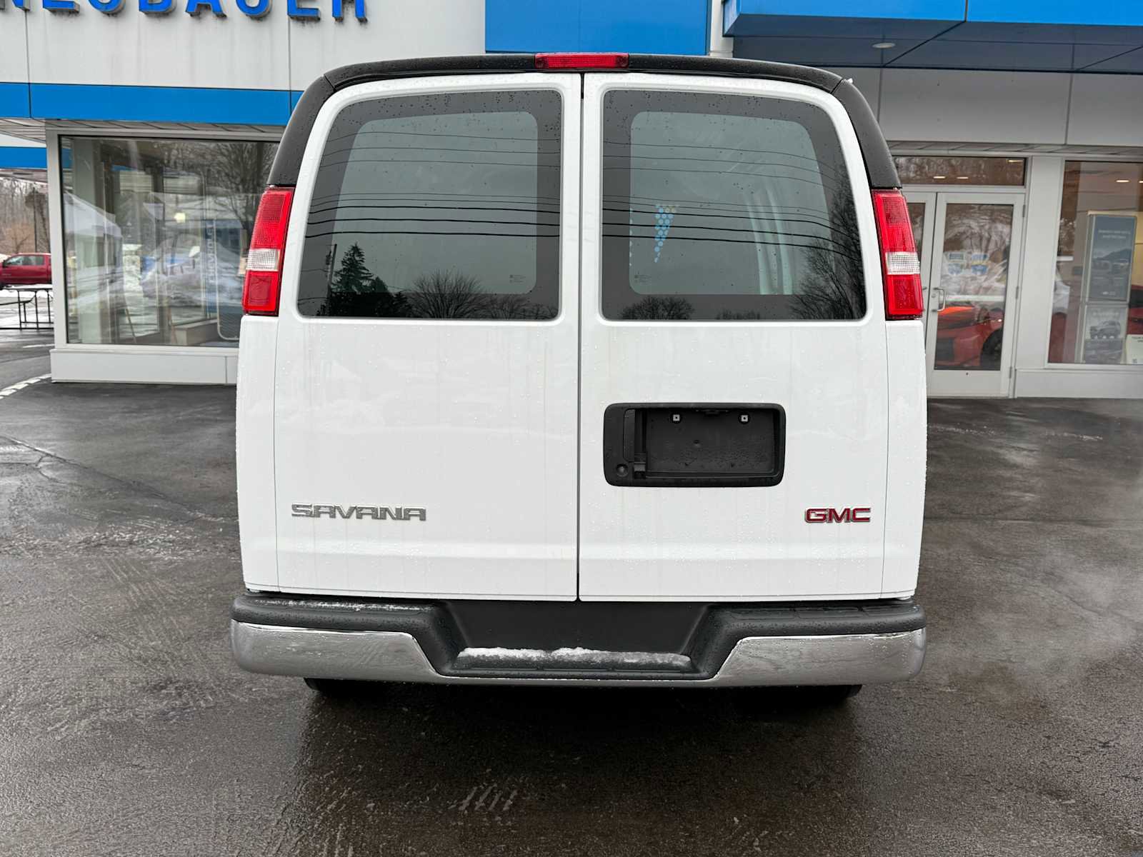 Used 2023 GMC Savana 2500 w/ Driver Convenience Package image 6