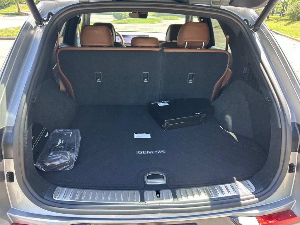 New 2026 Genesis GV70 2.5T Advanced AWD/4WD image 13