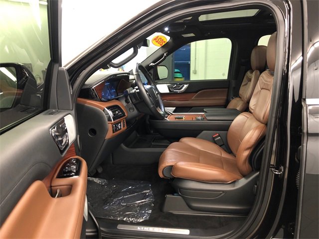 Used 2024 Lincoln Navigator Reserve image 30