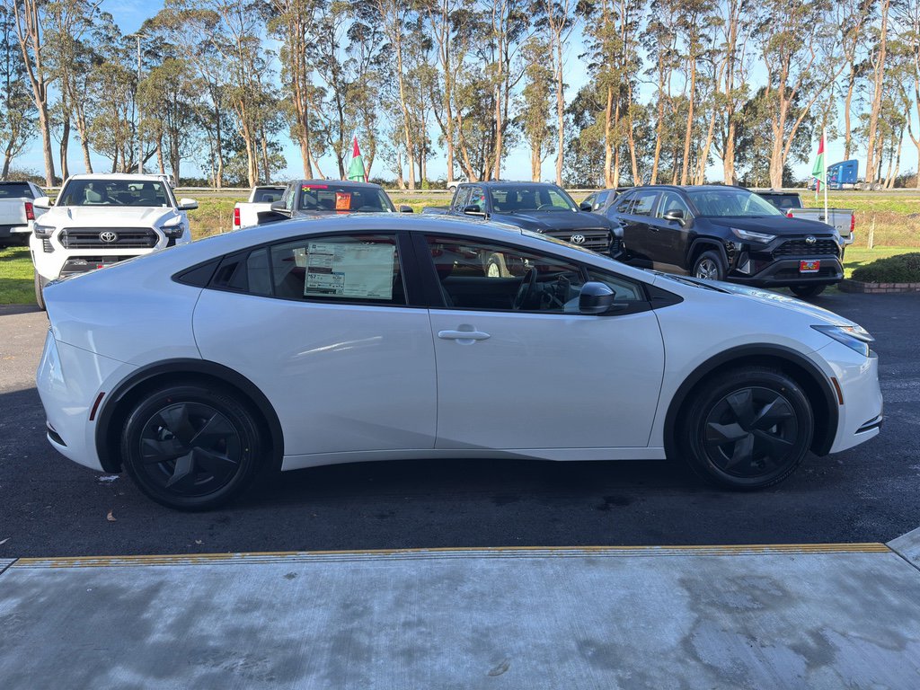 New 2026 Toyota Prius LE image 7