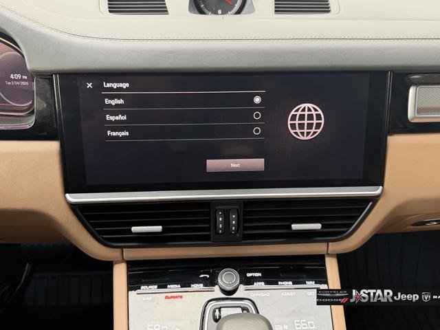 Used 2023 Porsche Cayenne Platinum Edition image 18